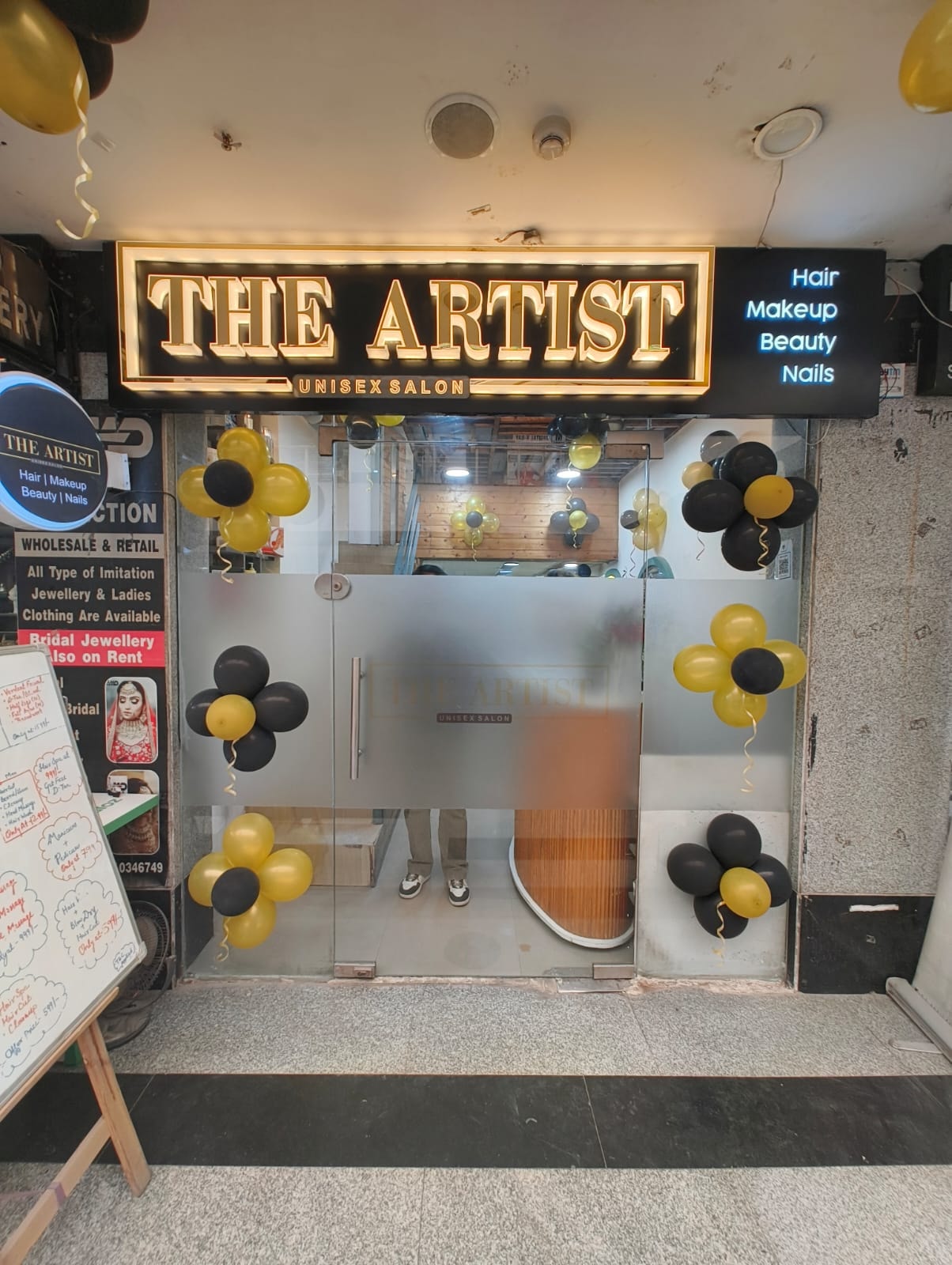 The Artist Salon - Mahagun Mart, Noida